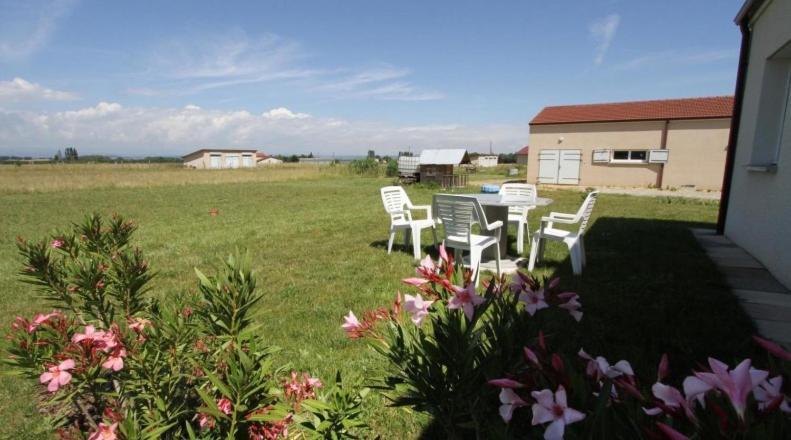 Les Gites Des Noyerettes Besayes Exterior photo